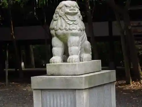 皇大神宮（烏森神社）の狛犬