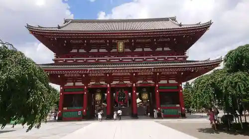 浅草寺の山門