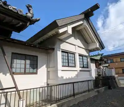 神明社の{uncategorized: "未分類", other: "その他", undefined: "問題あり", building: "その他建物", grave: "お墓", sacred_gate: "鳥居", guardian: "狛犬", statue: "像", buddha: "仏像", history: "歴史", nature: "自然", garden: "庭園", animal: "動物", pagoda: "塔", temizu: "手水舎", mountain_gate: "山門・神門", sanctuary: "本殿・本堂", subordinate: "末社・摂社", art: "芸術", scenery: "景色", jizo: "地蔵", ema: "絵馬", goshuin: "御朱印", omikuji: "おみくじ", items: "授与品その他", amulet: "お守り", goshuincho: "御朱印帳", eats: "食事", festival: "お祭り", votive_dance: "神楽", shichigosan: "七五三参", wedding: "結婚式", experience: "体験その他", initially: "初詣", around: "周辺", anti_infection: "感染症対策"}
