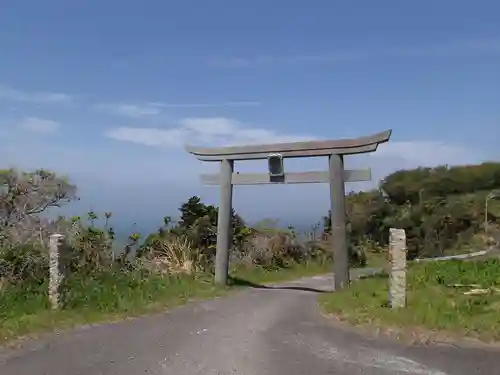 粟島社の鳥居