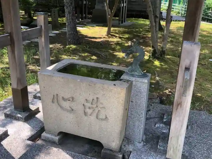 額西神社の手水舎