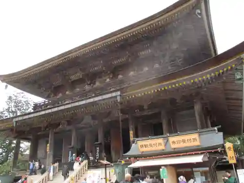 金峯山寺の本殿