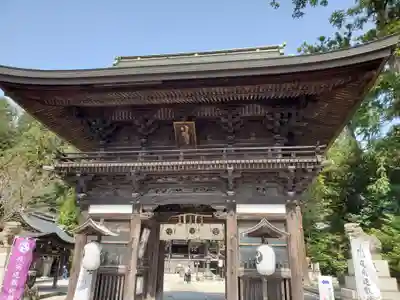 日牟禮八幡宮の山門・神門