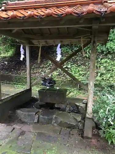 多鳩神社の手水舎