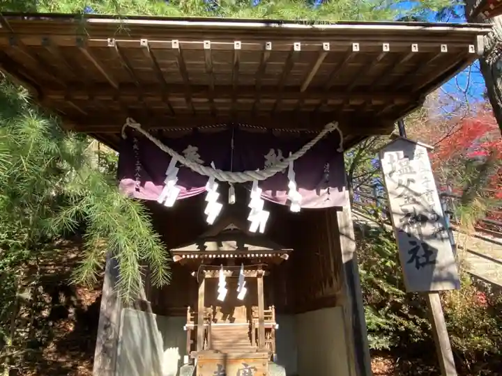 新倉富士浅間神社の末社・摂社