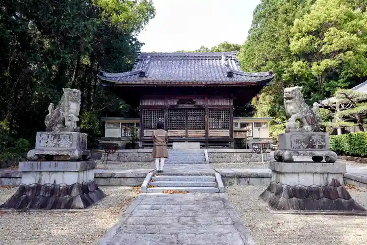 八柱社の本殿・本堂