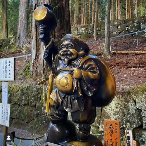 日光二荒山神社の像