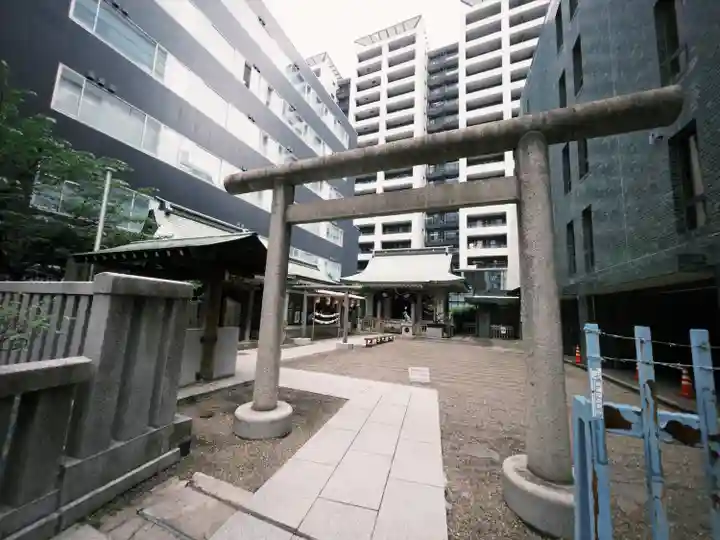 宮益御嶽神社の鳥居