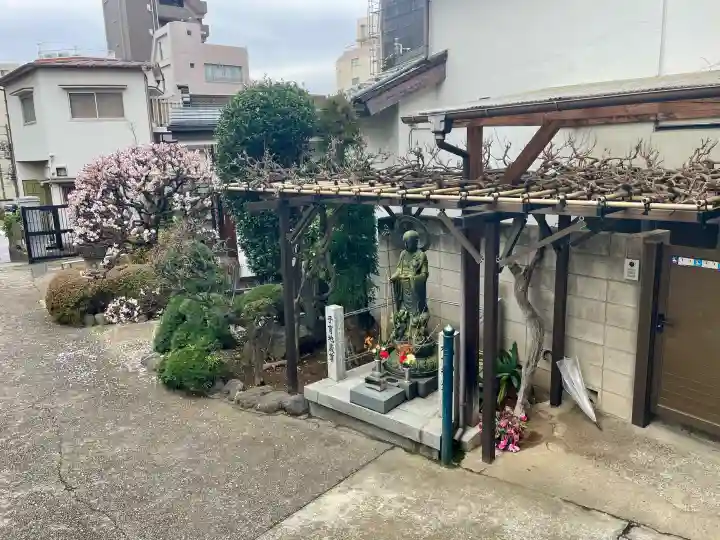 正法寺の{uncategorized: "未分類", other: "その他", undefined: "問題あり", building: "その他建物", grave: "お墓", sacred_gate: "鳥居", guardian: "狛犬", statue: "像", buddha: "仏像", history: "歴史", nature: "自然", garden: "庭園", animal: "動物", pagoda: "塔", temizu: "手水舎", mountain_gate: "山門・神門", sanctuary: "本殿・本堂", subordinate: "末社・摂社", art: "芸術", scenery: "景色", jizo: "地蔵", ema: "絵馬", goshuin: "御朱印", omikuji: "おみくじ", items: "授与品その他", amulet: "お守り", goshuincho: "御朱印帳", eats: "食事", festival: "お祭り", votive_dance: "神楽", shichigosan: "七五三参", wedding: "結婚式", experience: "体験その他", initially: "初詣", around: "周辺", anti_infection: "感染症対策"}