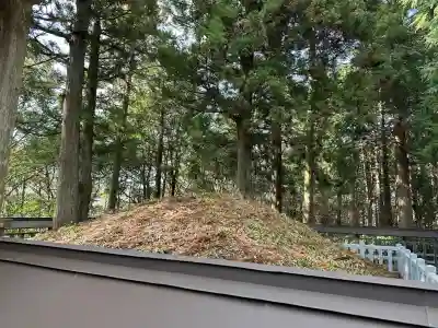 比婆山久米神社(奥の宮)の{uncategorized: "未分類", other: "その他", undefined: "問題あり", building: "その他建物", grave: "お墓", sacred_gate: "鳥居", guardian: "狛犬", statue: "像", buddha: "仏像", history: "歴史", nature: "自然", garden: "庭園", animal: "動物", pagoda: "塔", temizu: "手水舎", mountain_gate: "山門・神門", sanctuary: "本殿・本堂", subordinate: "末社・摂社", art: "芸術", scenery: "景色", jizo: "地蔵", ema: "絵馬", goshuin: "御朱印", omikuji: "おみくじ", items: "授与品その他", amulet: "お守り", goshuincho: "御朱印帳", eats: "食事", festival: "お祭り", votive_dance: "神楽", shichigosan: "七五三参", wedding: "結婚式", experience: "体験その他", initially: "初詣", around: "周辺", anti_infection: "感染症対策"}