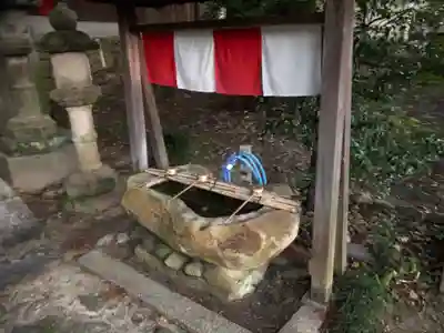 御前原石立命神社の手水舎