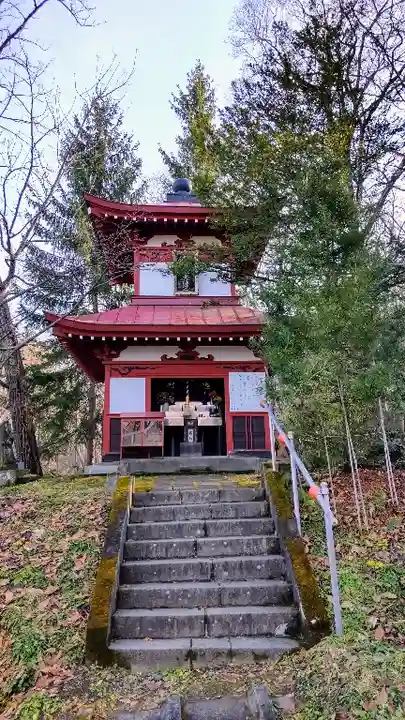 旭山立木大師堂の本殿・本堂