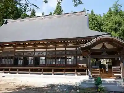 関興寺の本殿