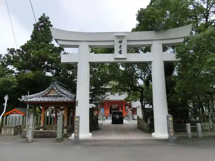 八代神社の鳥居