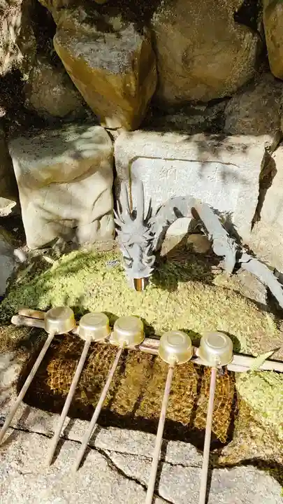 八大神社の手水舎