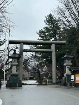 富山縣護國神社の{uncategorized: "未分類", other: "その他", undefined: "問題あり", building: "その他建物", grave: "お墓", sacred_gate: "鳥居", guardian: "狛犬", statue: "像", buddha: "仏像", history: "歴史", nature: "自然", garden: "庭園", animal: "動物", pagoda: "塔", temizu: "手水舎", mountain_gate: "山門・神門", sanctuary: "本殿・本堂", subordinate: "末社・摂社", art: "芸術", scenery: "景色", jizo: "地蔵", ema: "絵馬", goshuin: "御朱印", omikuji: "おみくじ", items: "授与品その他", amulet: "お守り", goshuincho: "御朱印帳", eats: "食事", festival: "お祭り", votive_dance: "神楽", shichigosan: "七五三参", wedding: "結婚式", experience: "体験その他", initially: "初詣", around: "周辺", anti_infection: "感染症対策"}