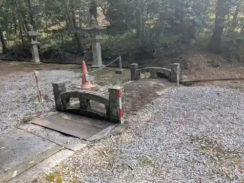 白鳥神社の{uncategorized: "未分類", other: "その他", undefined: "問題あり", building: "その他建物", grave: "お墓", sacred_gate: "鳥居", guardian: "狛犬", statue: "像", buddha: "仏像", history: "歴史", nature: "自然", garden: "庭園", animal: "動物", pagoda: "塔", temizu: "手水舎", mountain_gate: "山門・神門", sanctuary: "本殿・本堂", subordinate: "末社・摂社", art: "芸術", scenery: "景色", jizo: "地蔵", ema: "絵馬", goshuin: "御朱印", omikuji: "おみくじ", items: "授与品その他", amulet: "お守り", goshuincho: "御朱印帳", eats: "食事", festival: "お祭り", votive_dance: "神楽", shichigosan: "七五三参", wedding: "結婚式", experience: "体験その他", initially: "初詣", around: "周辺", anti_infection: "感染症対策"}