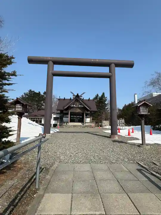 澄丘神社の{uncategorized: "未分類", other: "その他", undefined: "問題あり", building: "その他建物", grave: "お墓", sacred_gate: "鳥居", guardian: "狛犬", statue: "像", buddha: "仏像", history: "歴史", nature: "自然", garden: "庭園", animal: "動物", pagoda: "塔", temizu: "手水舎", mountain_gate: "山門・神門", sanctuary: "本殿・本堂", subordinate: "末社・摂社", art: "芸術", scenery: "景色", jizo: "地蔵", ema: "絵馬", goshuin: "御朱印", omikuji: "おみくじ", items: "授与品その他", amulet: "お守り", goshuincho: "御朱印帳", eats: "食事", festival: "お祭り", votive_dance: "神楽", shichigosan: "七五三参", wedding: "結婚式", experience: "体験その他", initially: "初詣", around: "周辺", anti_infection: "感染症対策"}