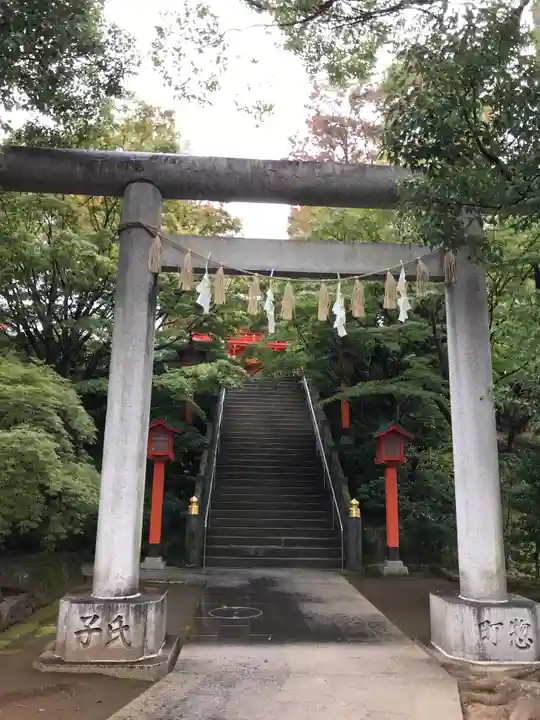 穴八幡宮の鳥居