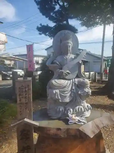 明石弁天厳島神社の像