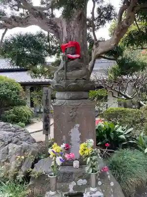 極楽寺（霊鷲山感應院極楽律寺）の地蔵