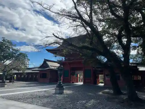 富士山本宮浅間大社の山門