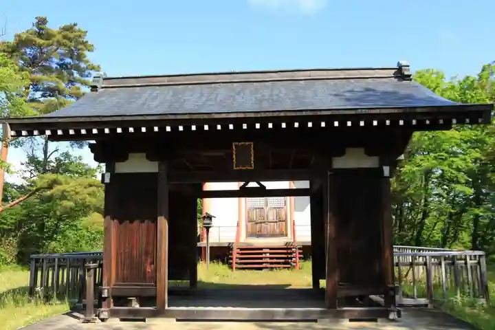 采女神社の山門・神門