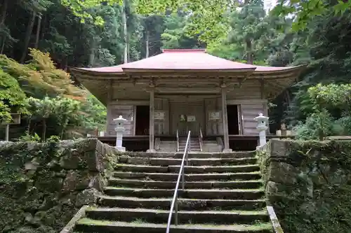 金勝寺の本殿