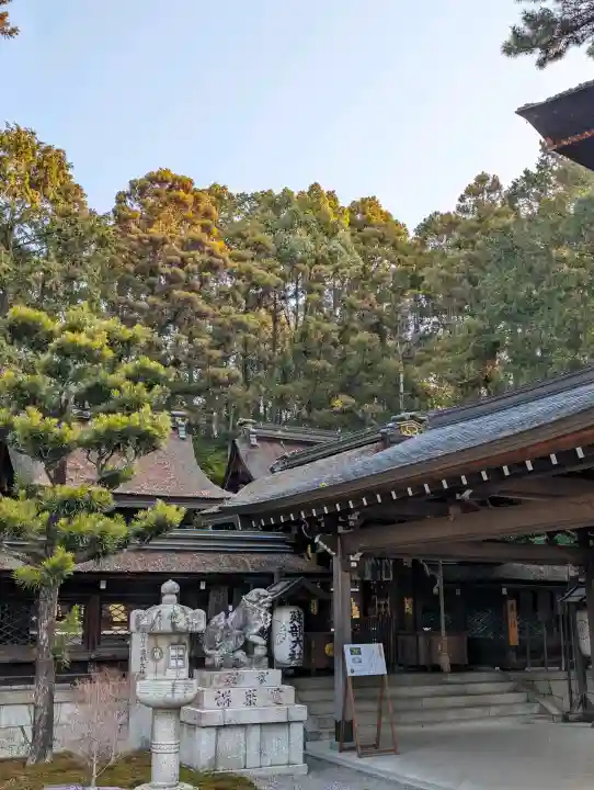 建部大社の{uncategorized: "未分類", other: "その他", undefined: "問題あり", building: "その他建物", grave: "お墓", sacred_gate: "鳥居", guardian: "狛犬", statue: "像", buddha: "仏像", history: "歴史", nature: "自然", garden: "庭園", animal: "動物", pagoda: "塔", temizu: "手水舎", mountain_gate: "山門・神門", sanctuary: "本殿・本堂", subordinate: "末社・摂社", art: "芸術", scenery: "景色", jizo: "地蔵", ema: "絵馬", goshuin: "御朱印", omikuji: "おみくじ", items: "授与品その他", amulet: "お守り", goshuincho: "御朱印帳", eats: "食事", festival: "お祭り", votive_dance: "神楽", shichigosan: "七五三参", wedding: "結婚式", experience: "体験その他", initially: "初詣", around: "周辺", anti_infection: "感染症対策"}