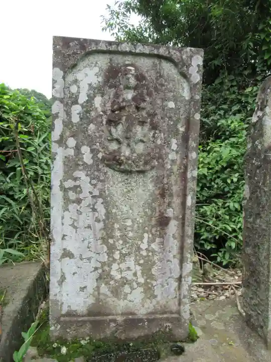 山村のかねふり地蔵尊の仏像