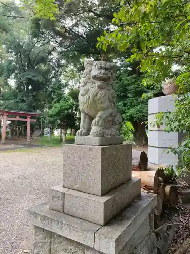 漆部神社の狛犬