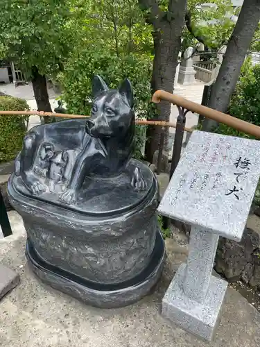 鎮守氷川神社の像