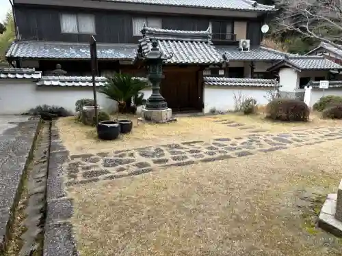 神童寺の{uncategorized: "未分類", other: "その他", undefined: "問題あり", building: "その他建物", grave: "お墓", sacred_gate: "鳥居", guardian: "狛犬", statue: "像", buddha: "仏像", history: "歴史", nature: "自然", garden: "庭園", animal: "動物", pagoda: "塔", temizu: "手水舎", mountain_gate: "山門・神門", sanctuary: "本殿・本堂", subordinate: "末社・摂社", art: "芸術", scenery: "景色", jizo: "地蔵", ema: "絵馬", goshuin: "御朱印", omikuji: "おみくじ", items: "授与品その他", amulet: "お守り", goshuincho: "御朱印帳", eats: "食事", festival: "お祭り", votive_dance: "神楽", shichigosan: "七五三参", wedding: "結婚式", experience: "体験その他", initially: "初詣", around: "周辺", anti_infection: "感染症対策"}