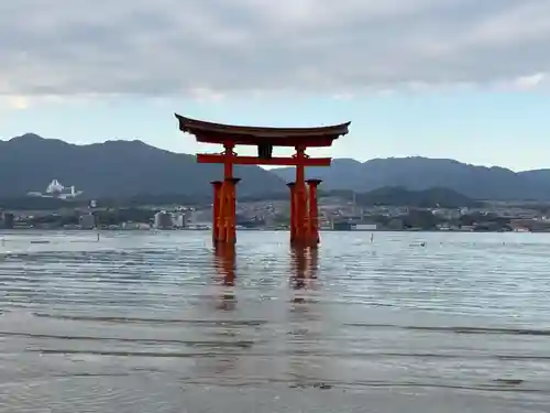 厳島神社の鳥居