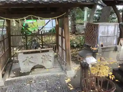 神明社の手水舎