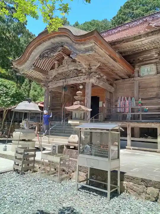 明石寺の本殿・本堂