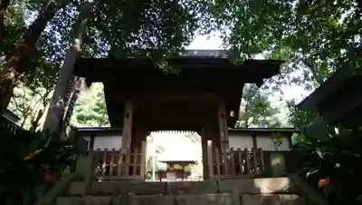 宝生寺の山門・神門