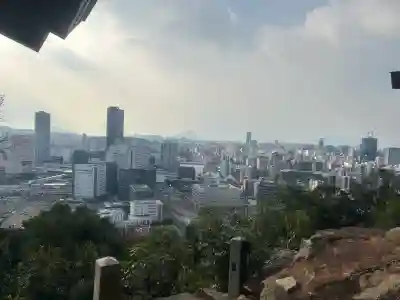 金光稲荷神社の{uncategorized: "未分類", other: "その他", undefined: "問題あり", building: "その他建物", grave: "お墓", sacred_gate: "鳥居", guardian: "狛犬", statue: "像", buddha: "仏像", history: "歴史", nature: "自然", garden: "庭園", animal: "動物", pagoda: "塔", temizu: "手水舎", mountain_gate: "山門・神門", sanctuary: "本殿・本堂", subordinate: "末社・摂社", art: "芸術", scenery: "景色", jizo: "地蔵", ema: "絵馬", goshuin: "御朱印", omikuji: "おみくじ", items: "授与品その他", amulet: "お守り", goshuincho: "御朱印帳", eats: "食事", festival: "お祭り", votive_dance: "神楽", shichigosan: "七五三参", wedding: "結婚式", experience: "体験その他", initially: "初詣", around: "周辺", anti_infection: "感染症対策"}