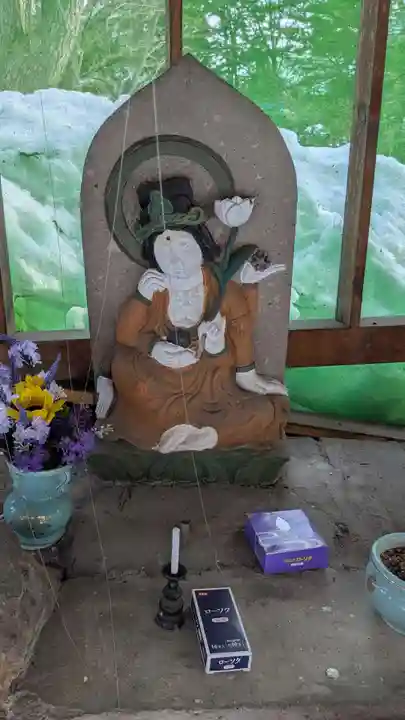 白石神社の仏像