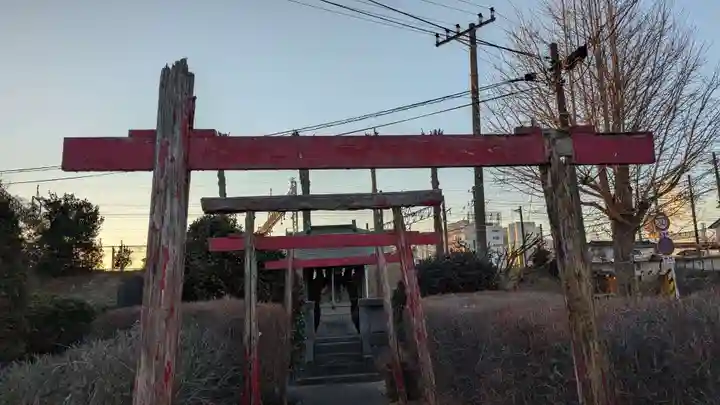 交通稲荷神社の鳥居