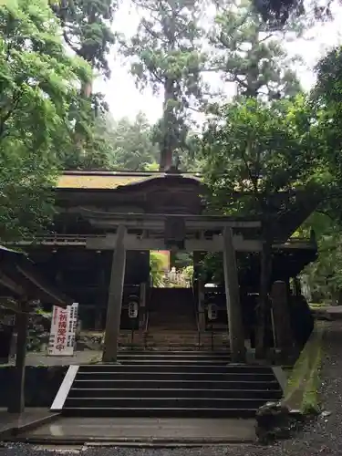 由岐神社の山門・神門