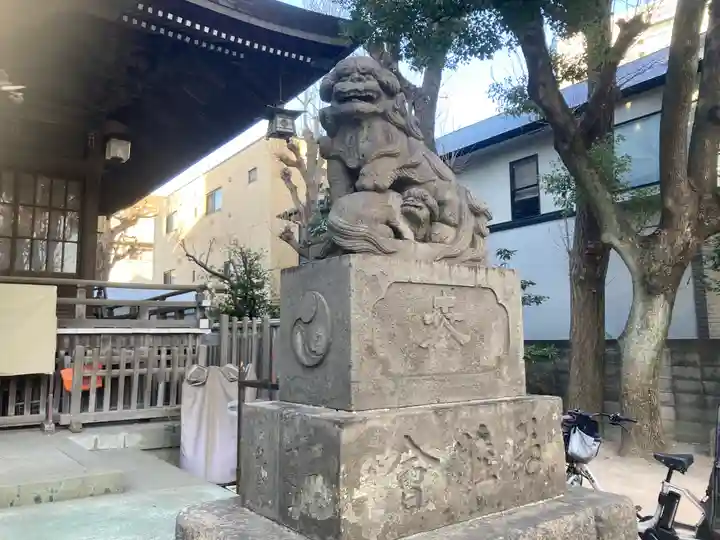 女躰大神の狛犬