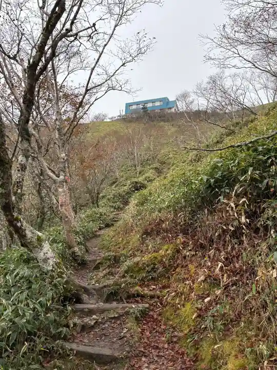 劔山本宮宝蔵石神社(徳島県)
