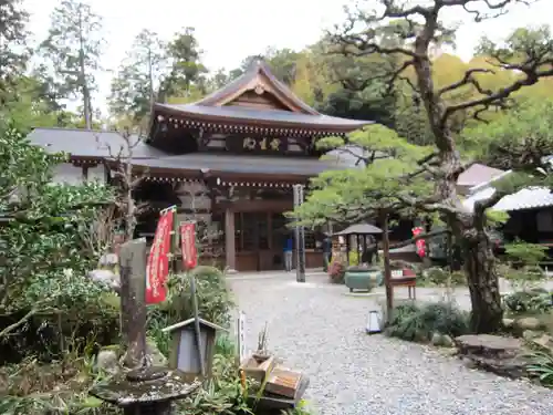 目の霊山　油山寺の庭園