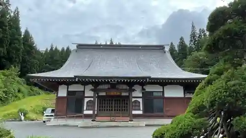 宝沢山 薬師寺の本殿