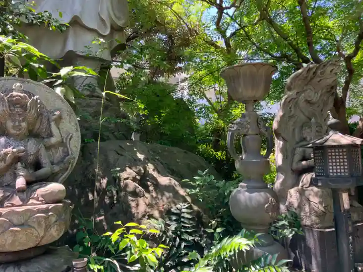 玉眞院玉川大師の像