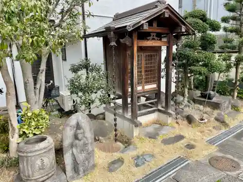 龍光寺の{uncategorized: "未分類", other: "その他", undefined: "問題あり", building: "その他建物", grave: "お墓", sacred_gate: "鳥居", guardian: "狛犬", statue: "像", buddha: "仏像", history: "歴史", nature: "自然", garden: "庭園", animal: "動物", pagoda: "塔", temizu: "手水舎", mountain_gate: "山門・神門", sanctuary: "本殿・本堂", subordinate: "末社・摂社", art: "芸術", scenery: "景色", jizo: "地蔵", ema: "絵馬", goshuin: "御朱印", omikuji: "おみくじ", items: "授与品その他", amulet: "お守り", goshuincho: "御朱印帳", eats: "食事", festival: "お祭り", votive_dance: "神楽", shichigosan: "七五三参", wedding: "結婚式", experience: "体験その他", initially: "初詣", around: "周辺", anti_infection: "感染症対策"}