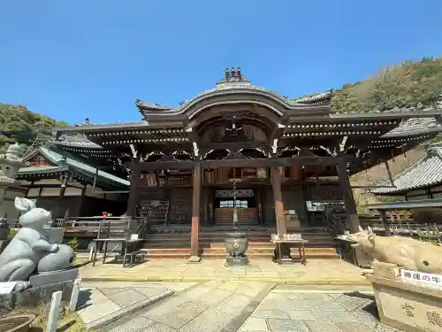 三室戸寺の{uncategorized: "未分類", other: "その他", undefined: "問題あり", building: "その他建物", grave: "お墓", sacred_gate: "鳥居", guardian: "狛犬", statue: "像", buddha: "仏像", history: "歴史", nature: "自然", garden: "庭園", animal: "動物", pagoda: "塔", temizu: "手水舎", mountain_gate: "山門・神門", sanctuary: "本殿・本堂", subordinate: "末社・摂社", art: "芸術", scenery: "景色", jizo: "地蔵", ema: "絵馬", goshuin: "御朱印", omikuji: "おみくじ", items: "授与品その他", amulet: "お守り", goshuincho: "御朱印帳", eats: "食事", festival: "お祭り", votive_dance: "神楽", shichigosan: "七五三参", wedding: "結婚式", experience: "体験その他", initially: "初詣", around: "周辺", anti_infection: "感染症対策"}