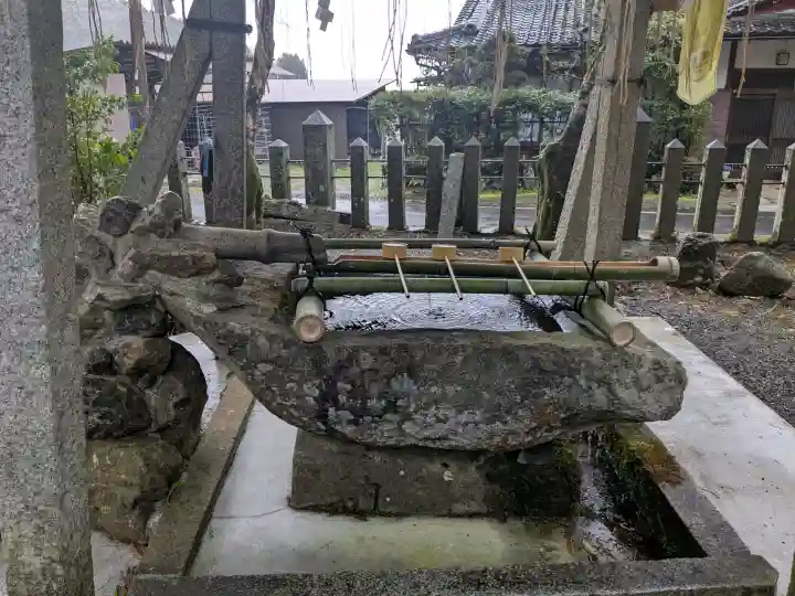 還来神社の{uncategorized: "未分類", other: "その他", undefined: "問題あり", building: "その他建物", grave: "お墓", sacred_gate: "鳥居", guardian: "狛犬", statue: "像", buddha: "仏像", history: "歴史", nature: "自然", garden: "庭園", animal: "動物", pagoda: "塔", temizu: "手水舎", mountain_gate: "山門・神門", sanctuary: "本殿・本堂", subordinate: "末社・摂社", art: "芸術", scenery: "景色", jizo: "地蔵", ema: "絵馬", goshuin: "御朱印", omikuji: "おみくじ", items: "授与品その他", amulet: "お守り", goshuincho: "御朱印帳", eats: "食事", festival: "お祭り", votive_dance: "神楽", shichigosan: "七五三参", wedding: "結婚式", experience: "体験その他", initially: "初詣", around: "周辺", anti_infection: "感染症対策"}
