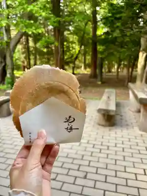 北海道神宮の{uncategorized: "未分類", other: "その他", undefined: "問題あり", building: "その他建物", grave: "お墓", sacred_gate: "鳥居", guardian: "狛犬", statue: "像", buddha: "仏像", history: "歴史", nature: "自然", garden: "庭園", animal: "動物", pagoda: "塔", temizu: "手水舎", mountain_gate: "山門・神門", sanctuary: "本殿・本堂", subordinate: "末社・摂社", art: "芸術", scenery: "景色", jizo: "地蔵", ema: "絵馬", goshuin: "御朱印", omikuji: "おみくじ", items: "授与品その他", amulet: "お守り", goshuincho: "御朱印帳", eats: "食事", festival: "お祭り", votive_dance: "神楽", shichigosan: "七五三参", wedding: "結婚式", experience: "体験その他", initially: "初詣", around: "周辺", anti_infection: "感染症対策"}